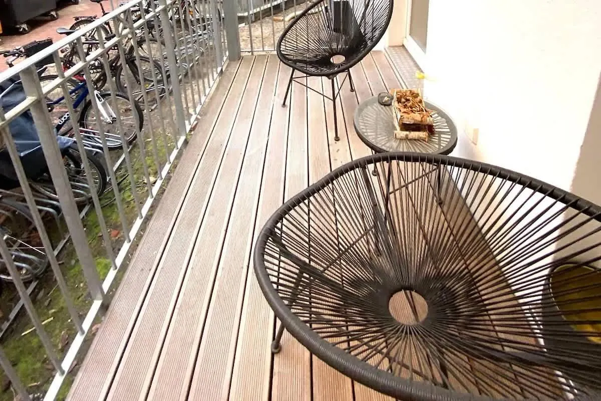 City Center Backyard Jewel - Ani Berlin Apartment